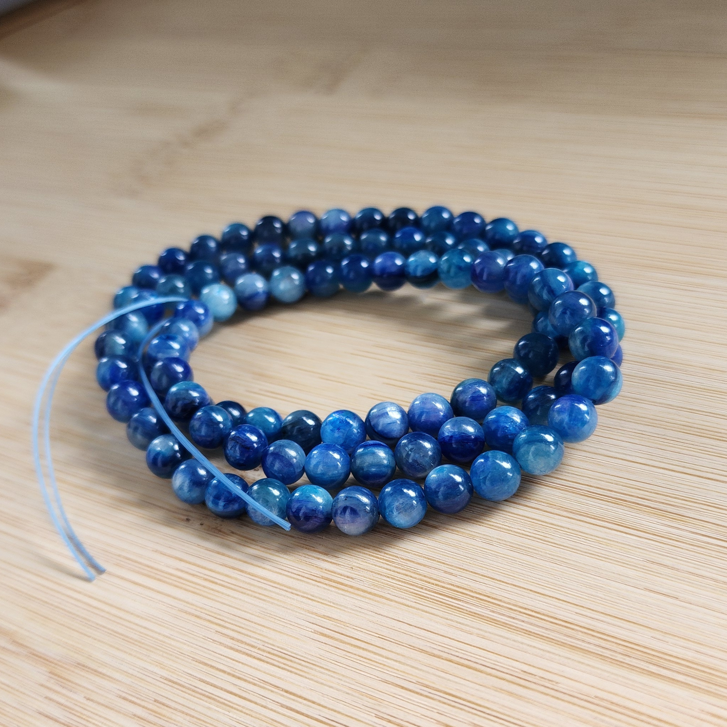Natural Kyanite Triple-Wrap Bracelet & Necklace｜Deep Blue Crystal for Throat Chakra Balance & Energy Cleansing ‖ Gelang & Rantai Kyanite Tiga Lilitan Asli｜Kristal Biru Untuk Seimbangkan Chakra Tekak & Pembersihan Tenaga