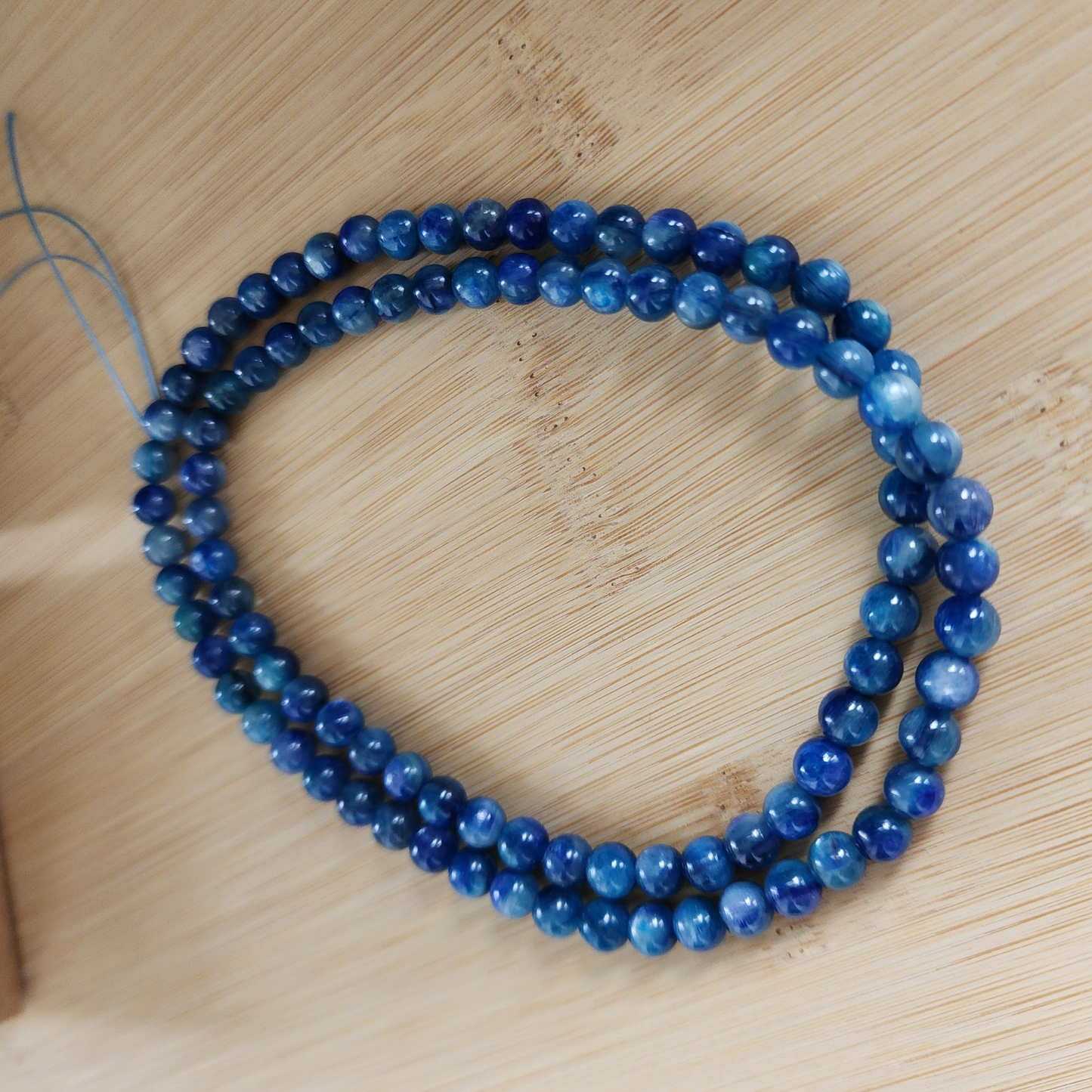 Natural Kyanite Triple-Wrap Bracelet & Necklace｜Deep Blue Crystal for Throat Chakra Balance & Energy Cleansing ‖ Gelang & Rantai Kyanite Tiga Lilitan Asli｜Kristal Biru Untuk Seimbangkan Chakra Tekak & Pembersihan Tenaga