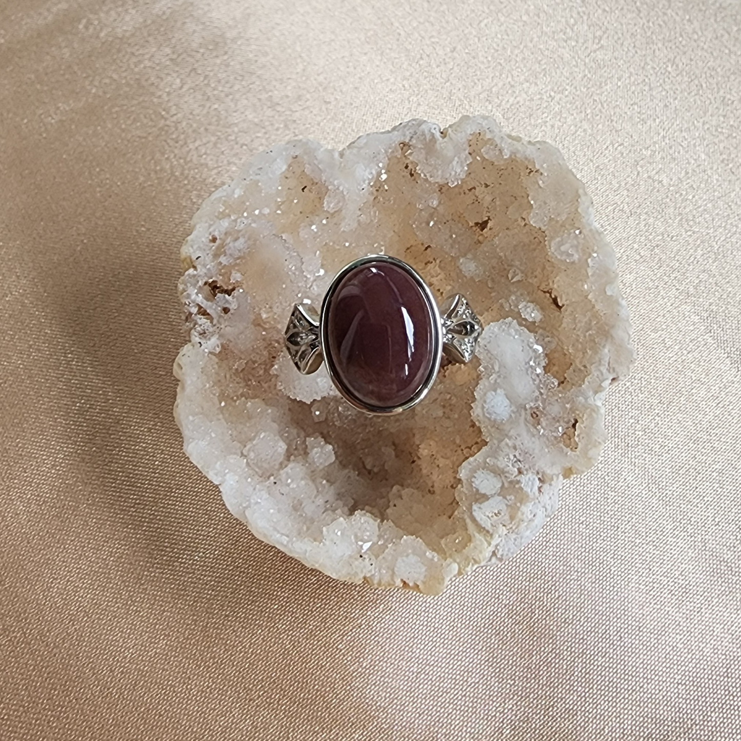 Natural Red Gemstone Adjustable Ring | Silver-Plated Vintage Crystal Jewelry | Cincin Batu Merah Semula Jadi Boleh Laras | Barang Kemas Elegan