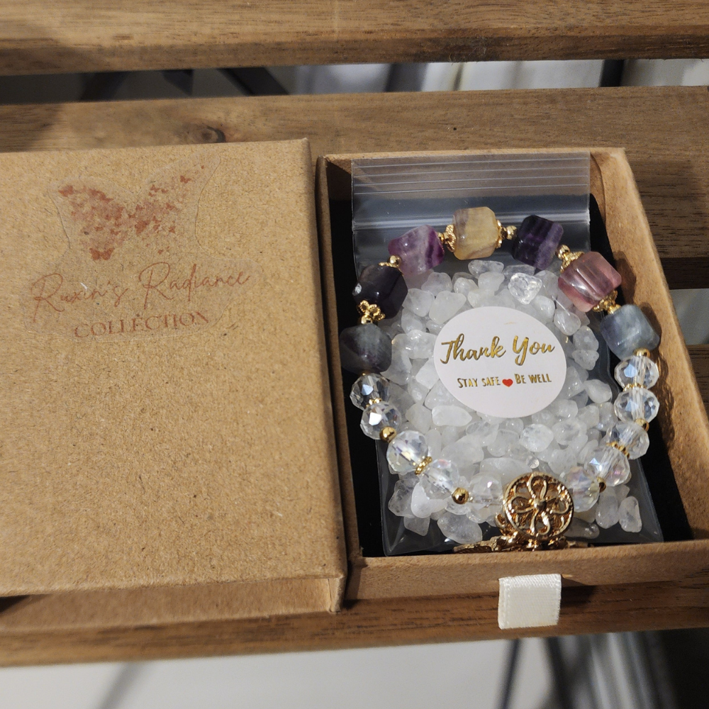 Mystic Glow Natural Fluorite & Glass Bead Bracelet 天然萤石方块与闪耀玻璃珠手链 Gelang Fluorit Semula Jadi Bercahaya dengan Manik Kaca Berkilau