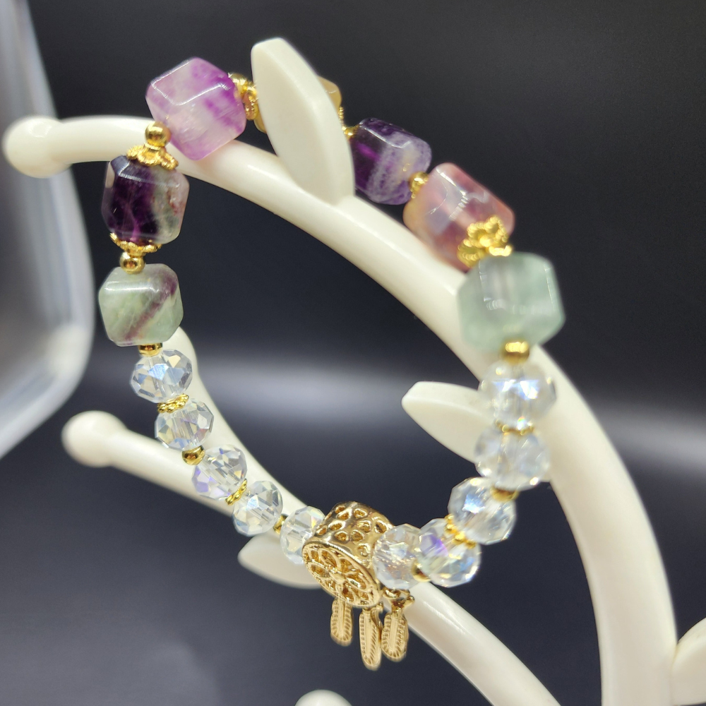 Mystic Glow Natural Fluorite & Glass Bead Bracelet 天然萤石方块与闪耀玻璃珠手链 Gelang Fluorit Semula Jadi Bercahaya dengan Manik Kaca Berkilau