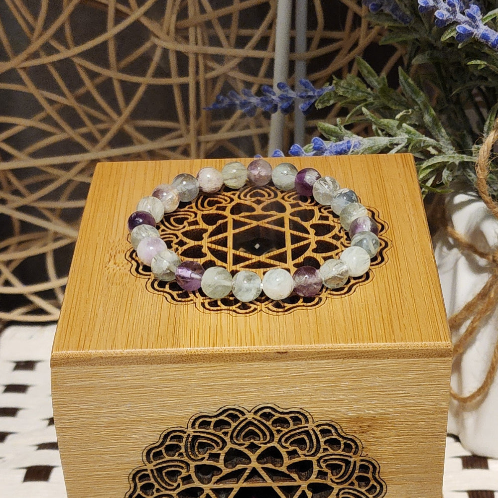 Ruxin Natural Feather Fluorite BraceletClarity & Intuition天然羽毛萤石手链清晰 · 平衡 · 守护Gelang Fluorit Bulu Semula JadiTenang