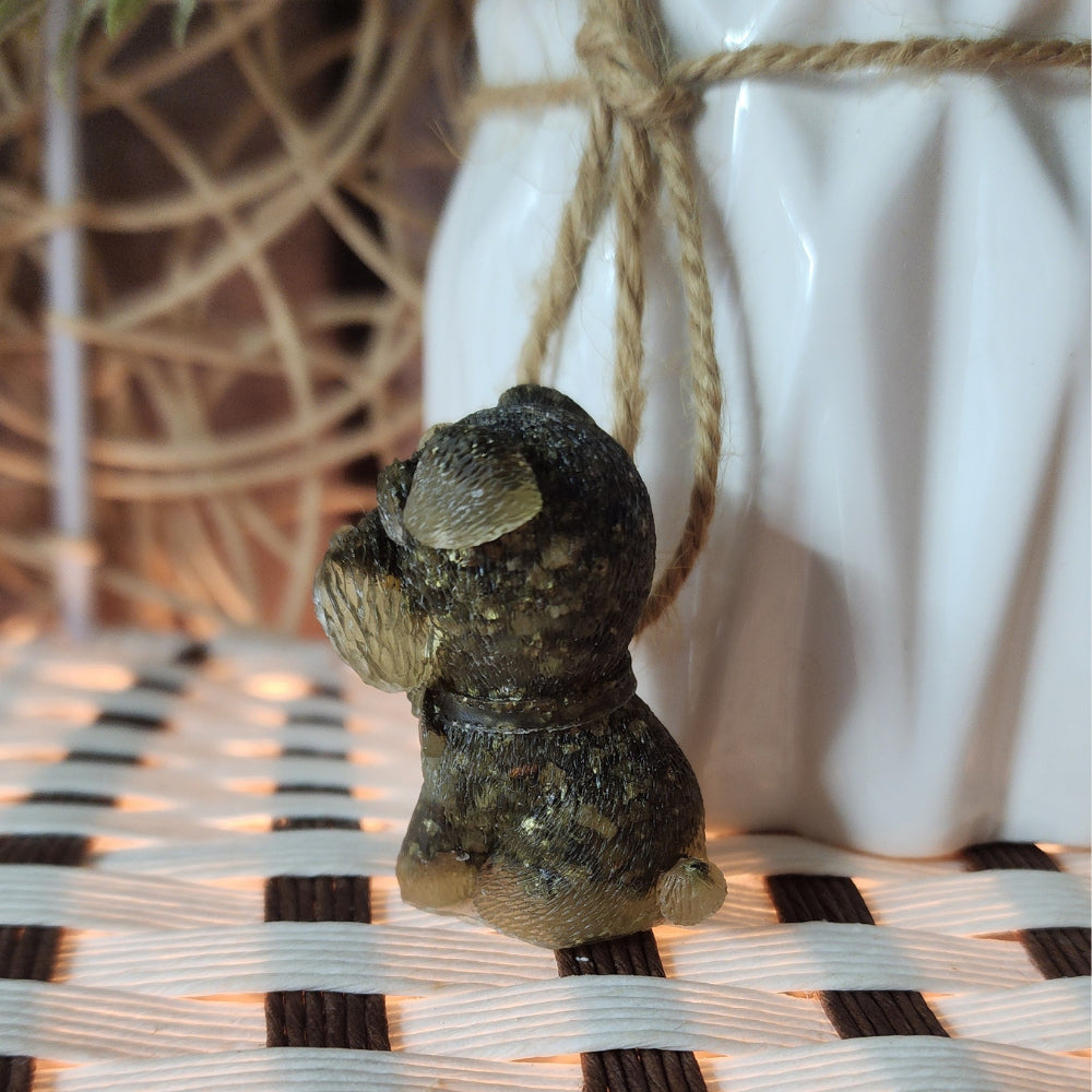 Ruxin's Radiance: Dark Green Iron Tone Schnauzer – Stone & Resin Deco 墨铁雪纳瑞：碎石滴胶 Anjing Schnauzer Warna Besi Hijau Gelap